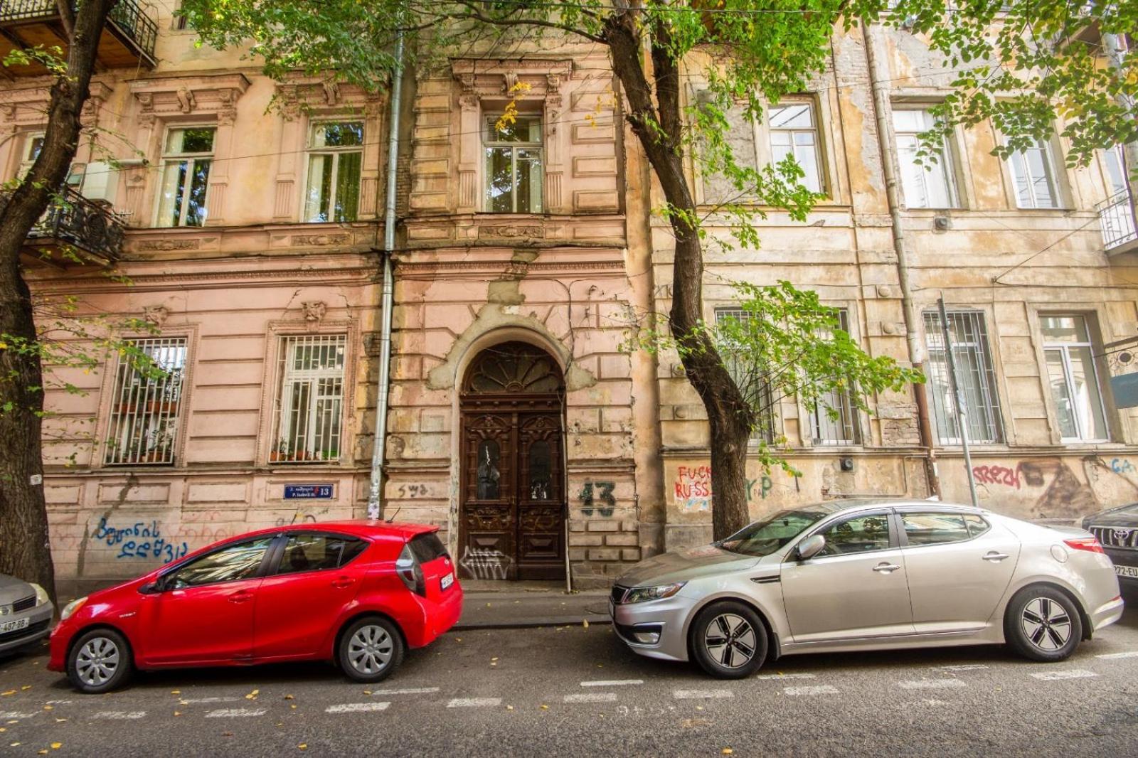 Center Apartment 3 Rooms Tbilisi Bagian luar foto
